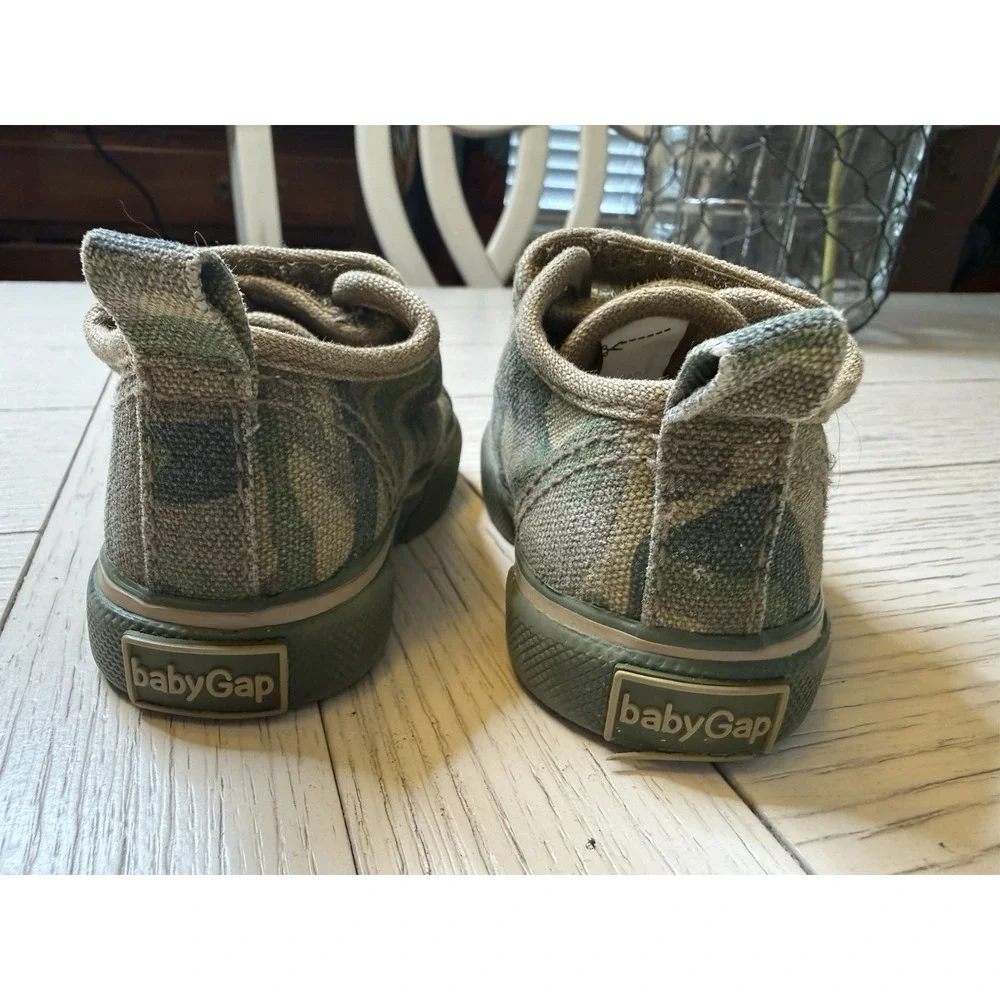 Baby Gap Infant Camo Sneaker Shoe Hook & Loop Close Sz 3 Brown Green Rubber Sole